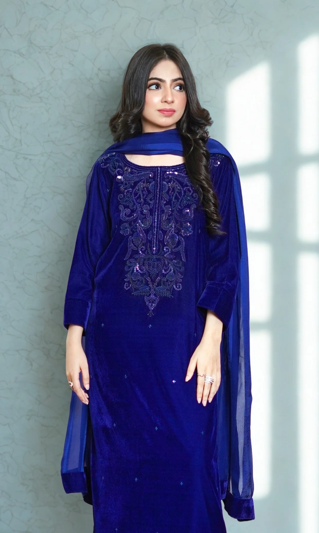 Velvet Kurta Pakistani design by Naureen Jamal