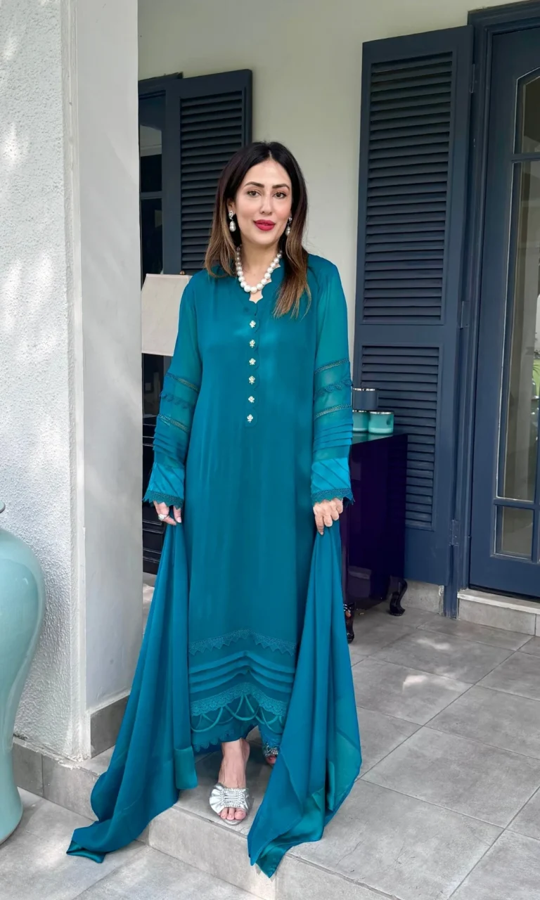 Alizeh Pasha wearing Naureen Jamal