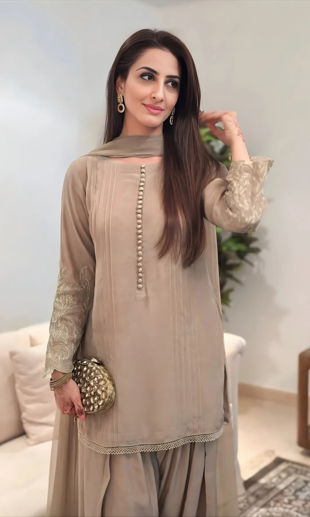 Naureen Jamal Pakisani Fashion designer