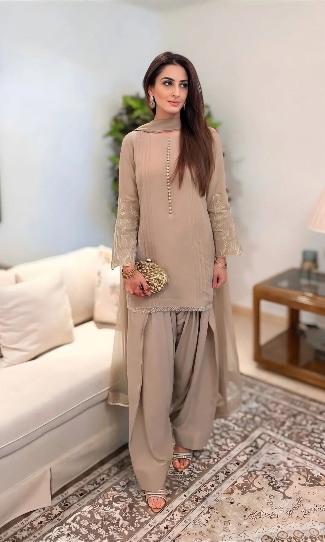 Naureen Jamal Farshi Shalwar with Sehar Chugtai