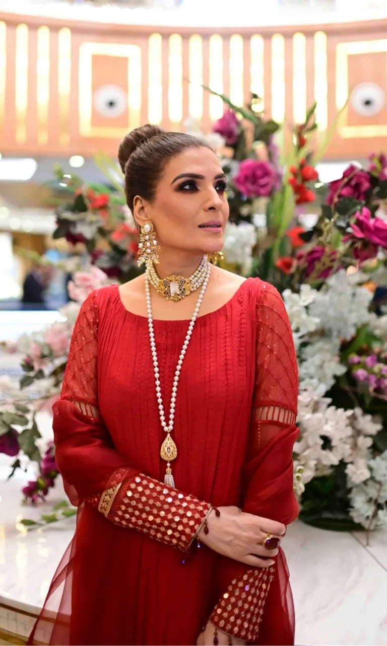 Resham wearing Naureen Jamal