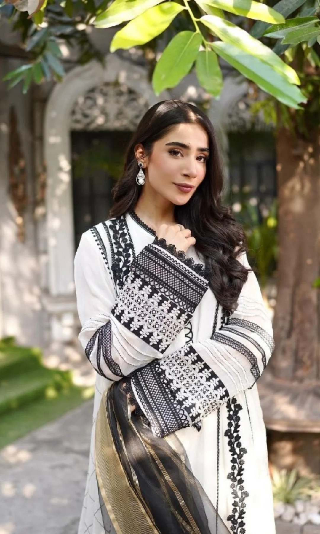 Rija-Mujaid-wearing-Naureen-Jamal