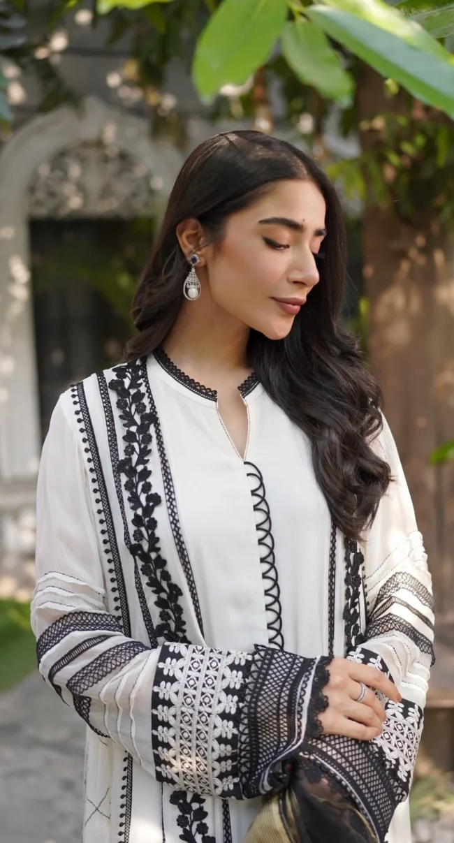 Rija Mujaid wearing Naureen Jamal
